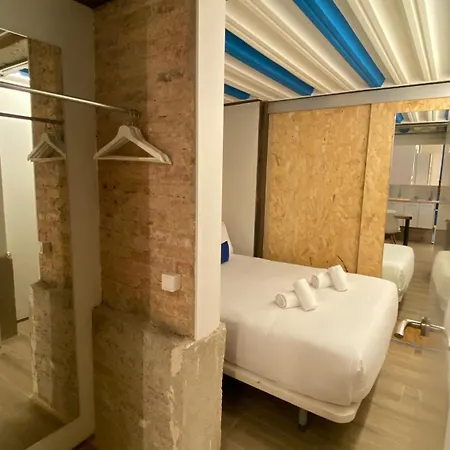 Happy People Sagrada Familia Apartment Barcelona